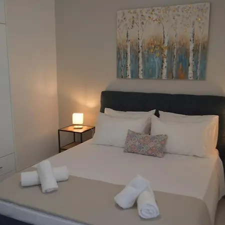 Issos House آغيوس غيوريوس