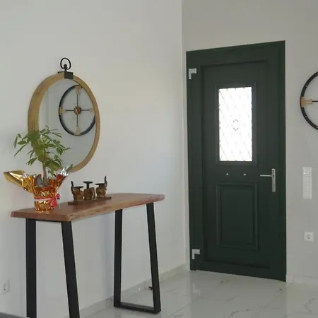 Issos House בית נופש