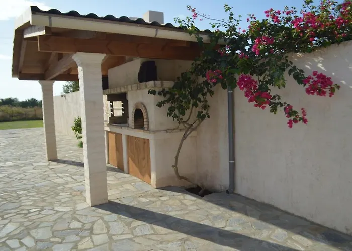 Issos House